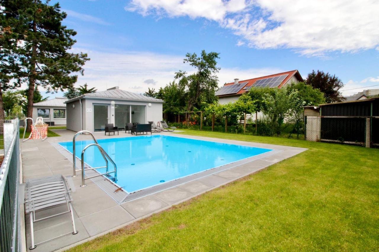 Maureen Lovely 2 Bedroom Unit With Community Pool Виена Екстериор снимка